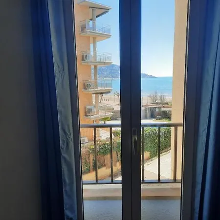 Castell Joncar,30 M De La Playa, 1era Linea De Mar, Vista Al Mar Apartment Roses